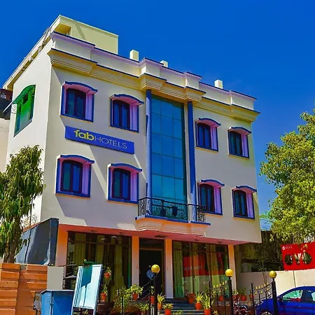 Fabexpress Anuja Hotel